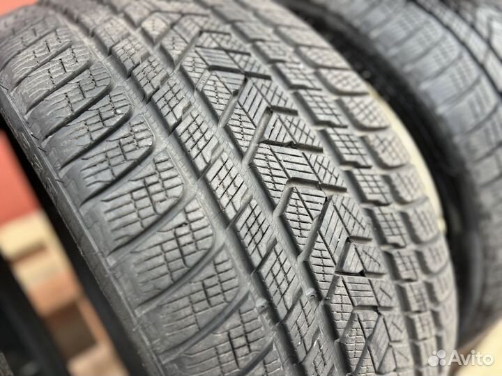 Pirelli Scorpion Winter 285/35 R22 и 315/30 R22 V
