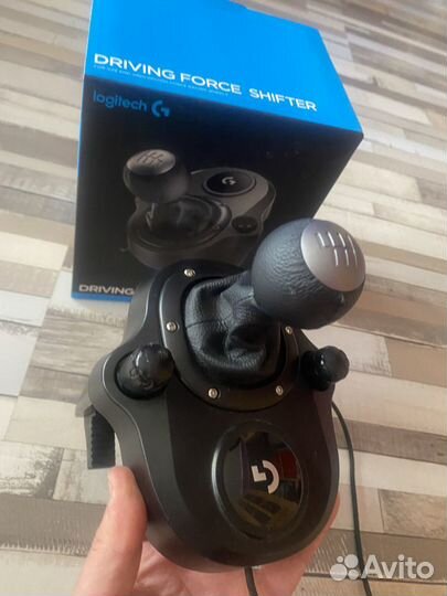 Коробка передач Logitech G Driving Force Shifter