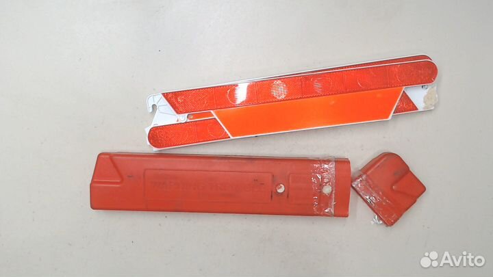 Знак аварийной остановки Volvo V50, 2005