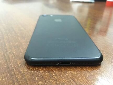 4.7 Apple iPhone 7 32GB black matte