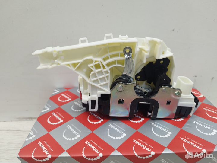 Замок задней/сдвижной двери MB Sprinter w906