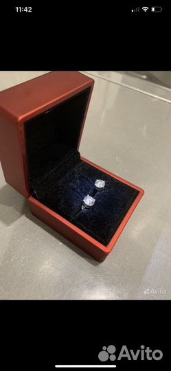 Продам серьги пусеты