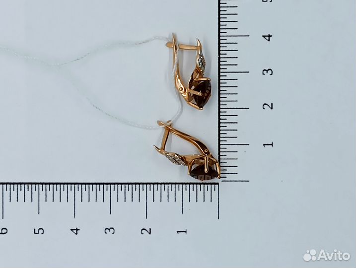 Серьги с синтетическим камнем Золото