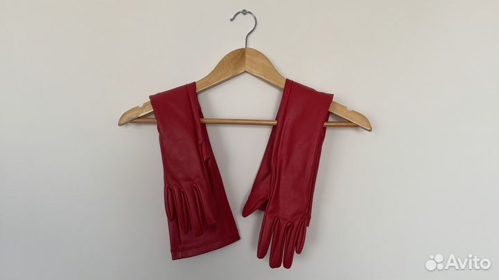 Перчатки красные из экокожи lichi