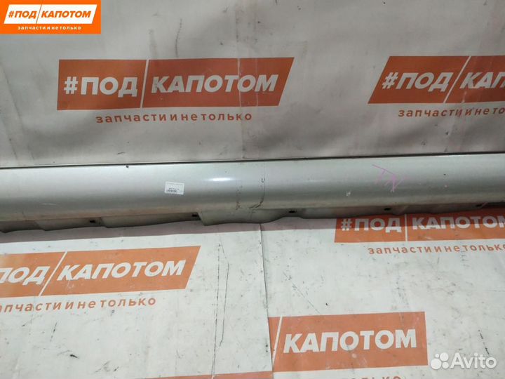 Накладка на порог правая Toyota Avensis 2 (T250)