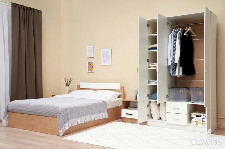 Шкаф распашной с полками и штангой