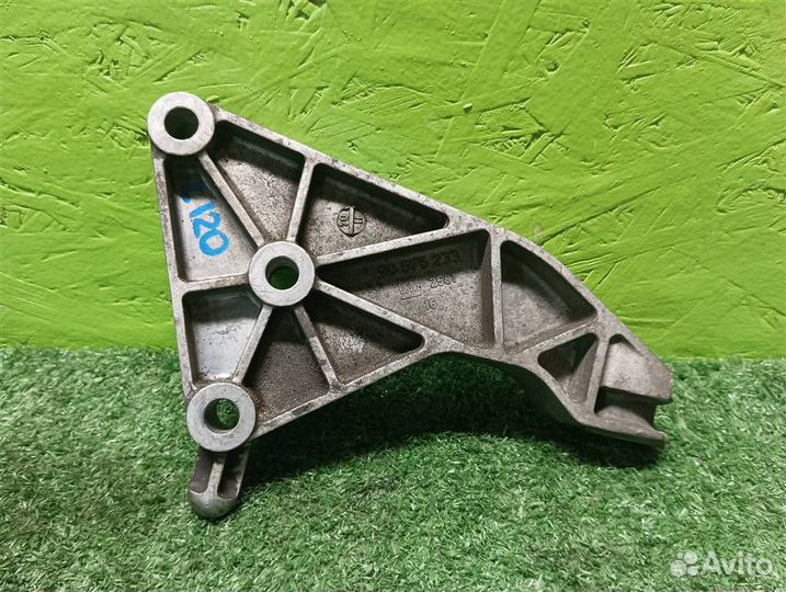 Кронштейн опоры кпп Opel Zafira A 2004