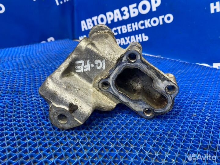 Фланец системы охлаждения Toyota Mark 2 седан