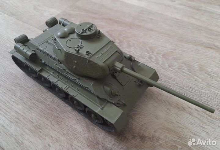 Сборная модель танка Т-34-85