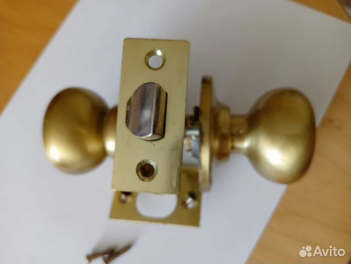 Дверные ручки межкомнатные и ответная планка