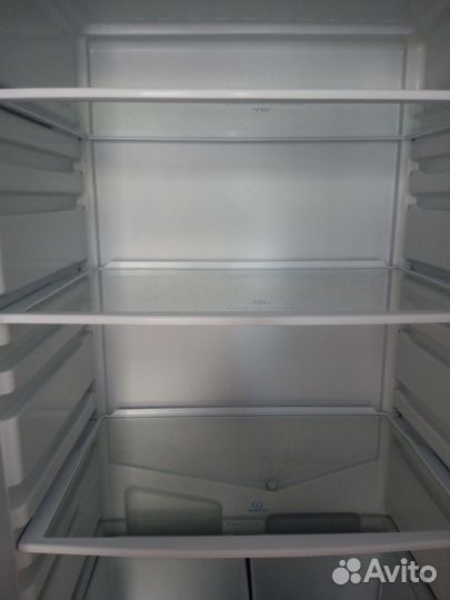 Холодильник бу indesit