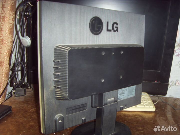 Монитор LG Flatron L1953S