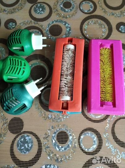 Фумигаторы для отпугивания комаров,щетки для мебел