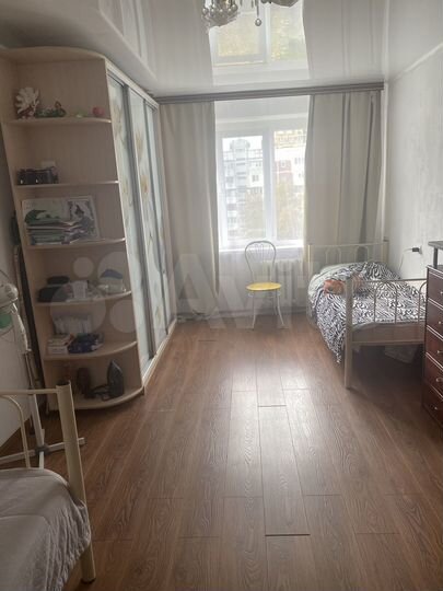 2-к. квартира, 48 м², 8/10 эт.