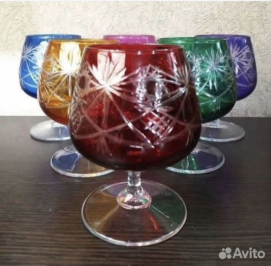 Коньячные бокалы цветное стекло