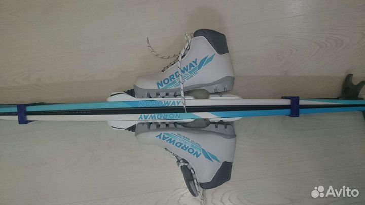 Комлект лыжи- палки-ботинки