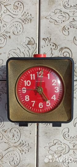 Настольные часы