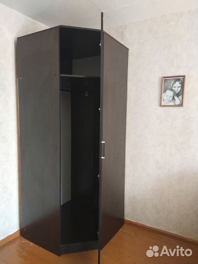 Угловой шкаф