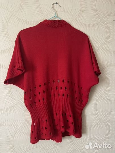 Жилет вязаный