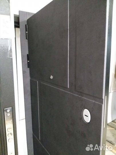 Входная дверь 