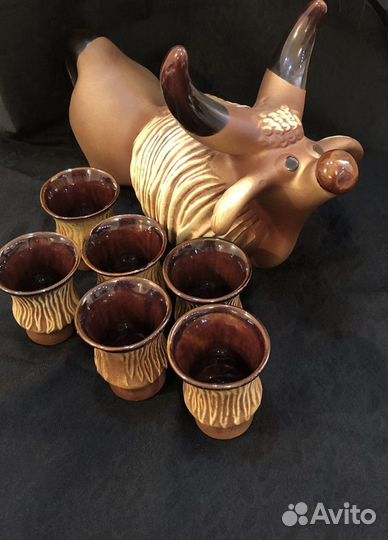 Кувшин и стопки