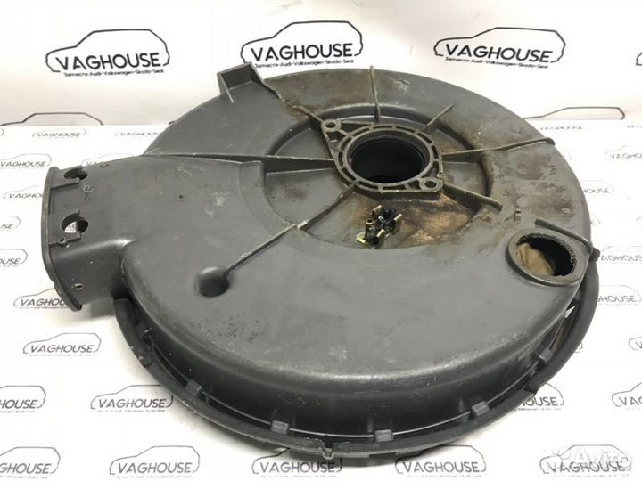 Корпус воздушного фильтра Ford Escort MK 3 1984