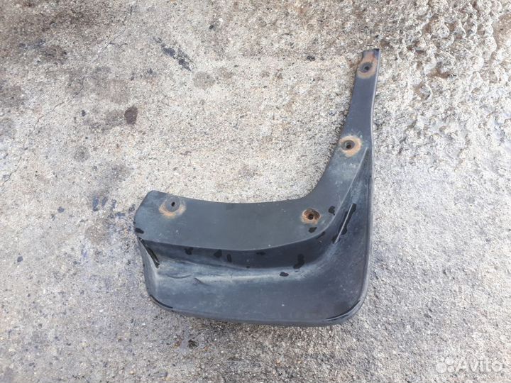 Брызговик задний левый Renault Logan