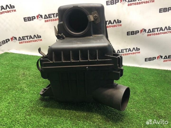 Корпус воздушного фильтра Kia Carens минивэн 1