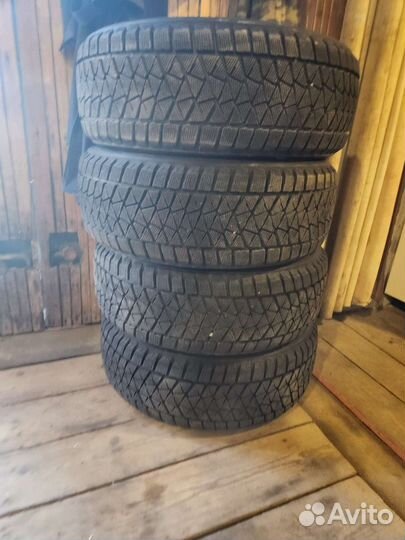Bridgestone Blizzak DM-Z3 235/55 R19