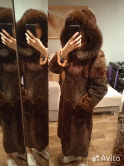 Шуба мутоновая с капюшоном