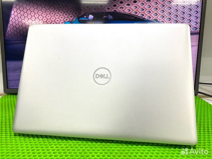 Ноутбук Dell Intel Core i3-1005G1