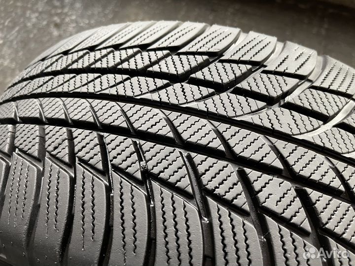 Bridgestone Blizzak LM-001 225/50 R17 94H