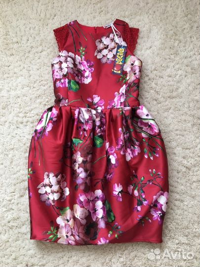 Платье на девочку новое