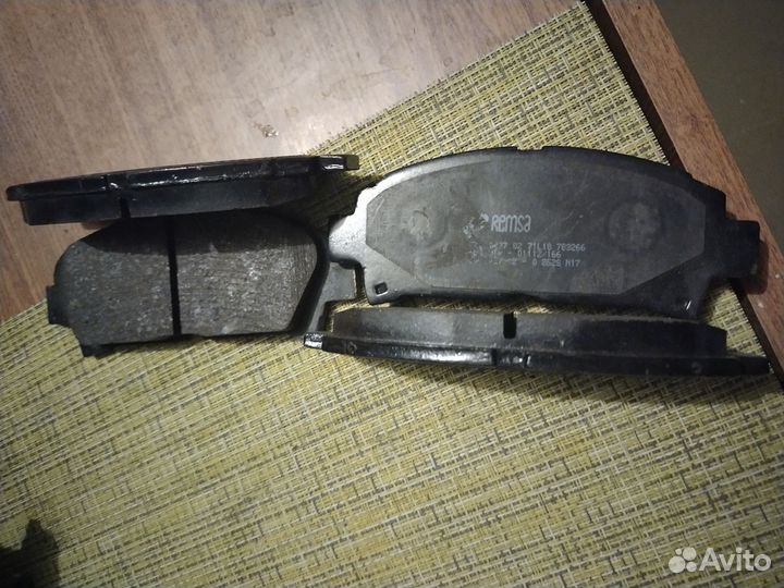 Тормозные колодки на Тойота Карина Е