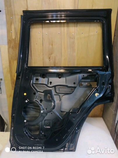 Дверь зад правая Jeep Commander 09 г