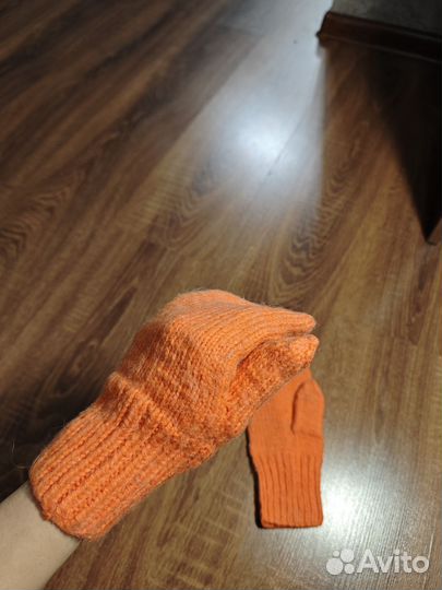 Варежки женские