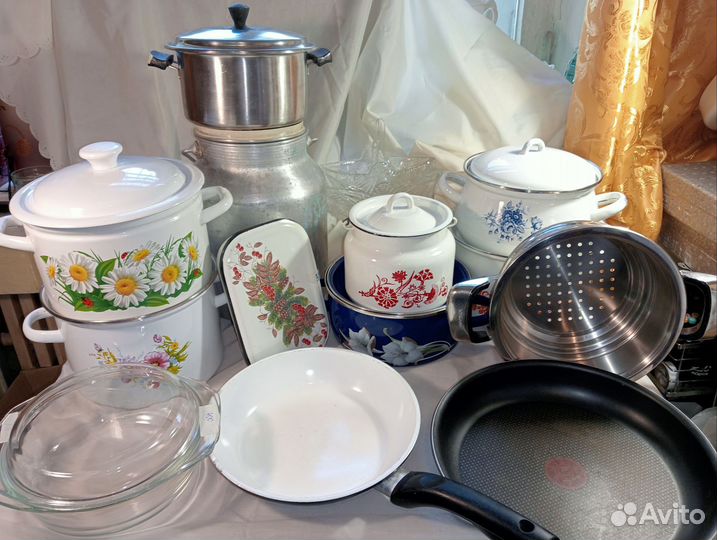 Посуда, сковороды, кастрюли, кухонная утварь