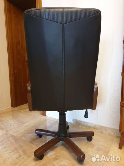 Кресло руководителя, офисное