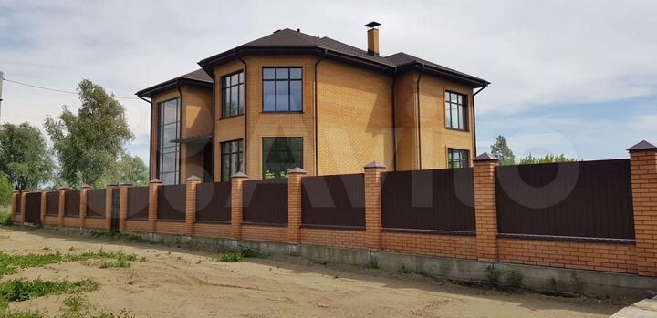 Коттедж 600 м² на участке 20 сот.