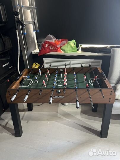 Настольный футбол (кикер)