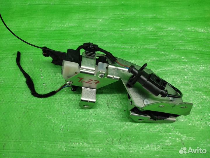 Замок стекла крышки багаж. Touareg/Cayenne 02-10