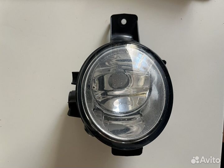 Левая противотуманная фара bmw x6 2009 года