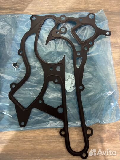 Водяная помпа Mercedes m276