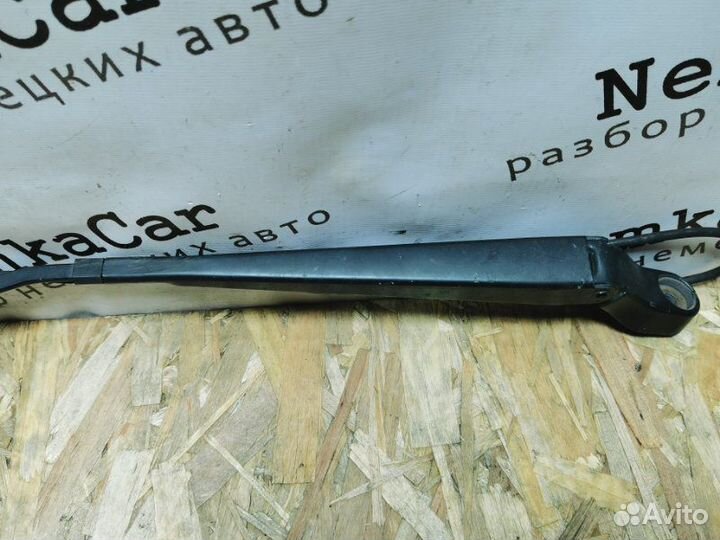 Поводок дворника передний левый Mercedes-Benz Vito