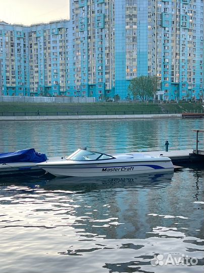 Катер буксировщик MasterCraft