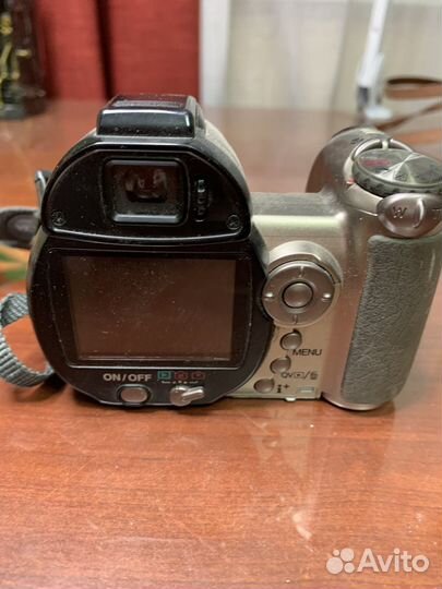 Цифровой фотоаппаратKonika minolta