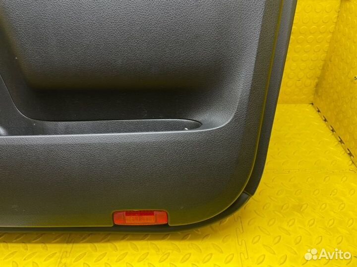 Б/У Обшивка двери - В хорошем состоянииn