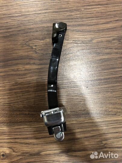 Огрнаничитель двери тойота Камри40 68630-33070