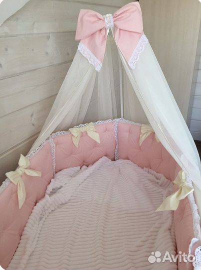 Бортики, балдахин, мобиль в кроватку