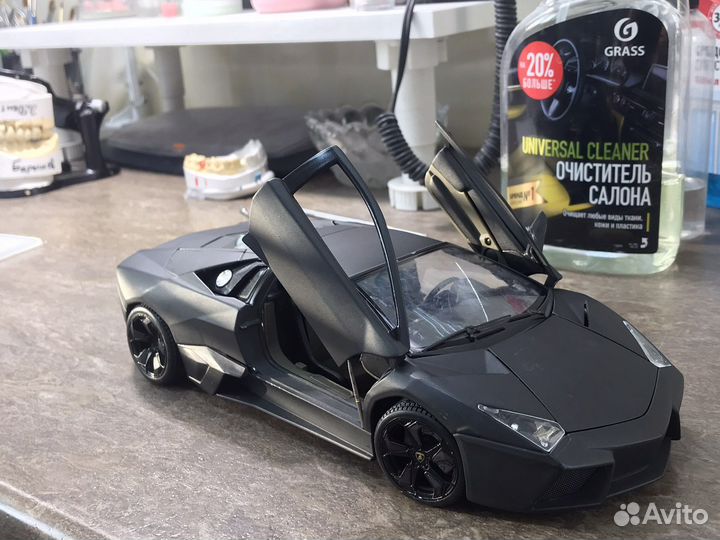 Lamborghini reventon 1:18